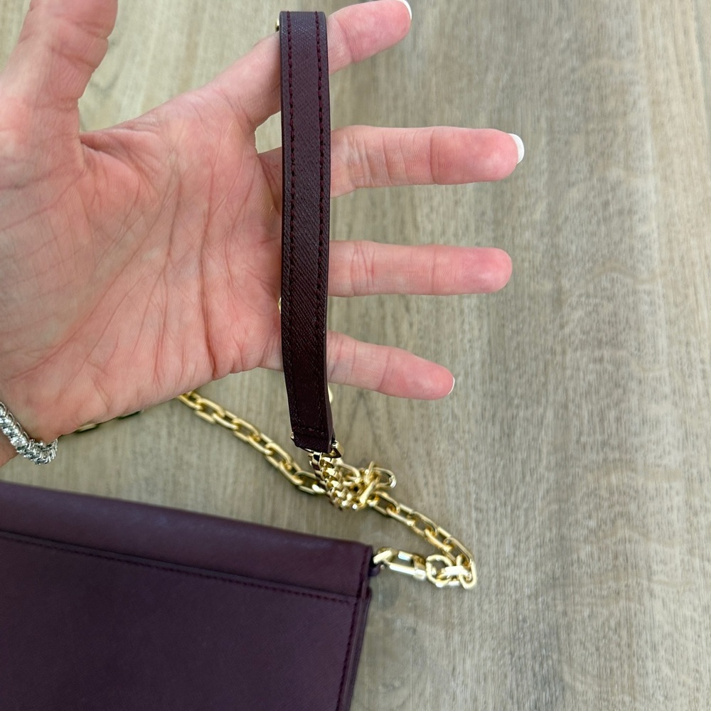 Tory Burch Plum Crossbody Bag with Gold Chain - Picture 4 of 11